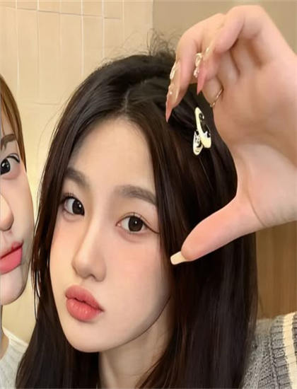 古装传奇：深渊有微光历史的事件再现与当代启示——激励人心的正能量